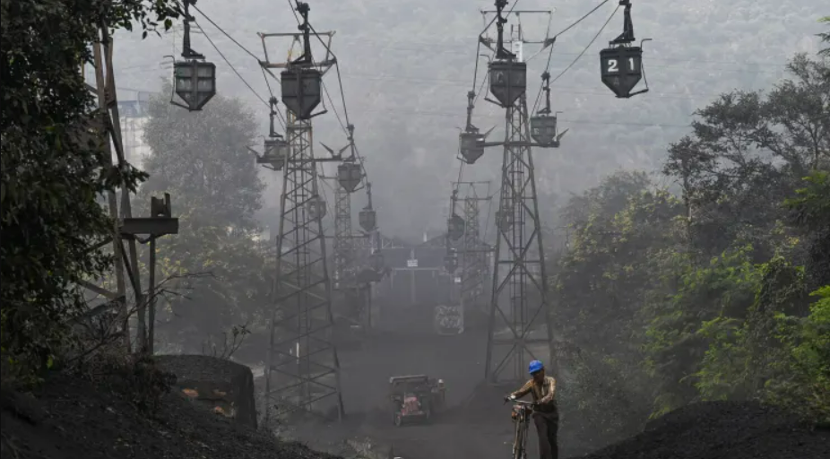 Không có than vào năm 2070? Việc Ấn Độ thúc đẩy năng lượng tái tạo sẽ không ngăn được sự phụ thuộc vào than trong hai thập kỷ tới